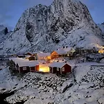 Lofoten Aurora Seafront Penthouse 罗弗敦极光海滨顶层豪华公寓 Apartmán Sørvågen