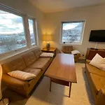 Lofoten Aurora Seafront Penthouse 罗弗敦极光海滨顶层豪华公寓 * Sørvågen