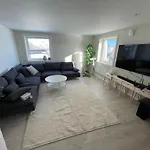 아파트 Lofoten Aurora Seafront Penthouse 罗弗敦极光海滨顶层豪华公寓 Sørvågen