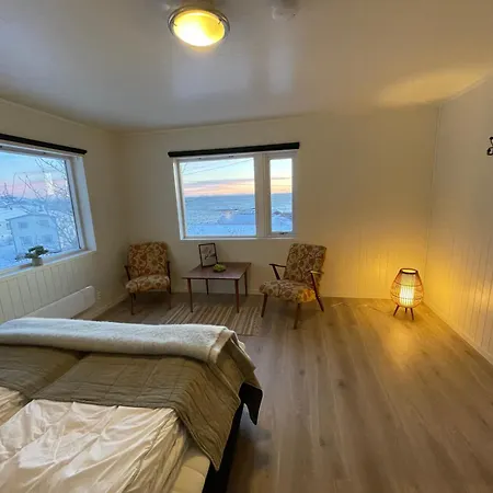 Lofoten Aurora Seafront Penthouse 罗弗敦极光海滨顶层豪华公寓 Å