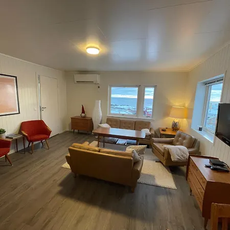 Lofoten Aurora Seafront Penthouse 罗弗敦极光海滨顶层豪华公寓 Apartment