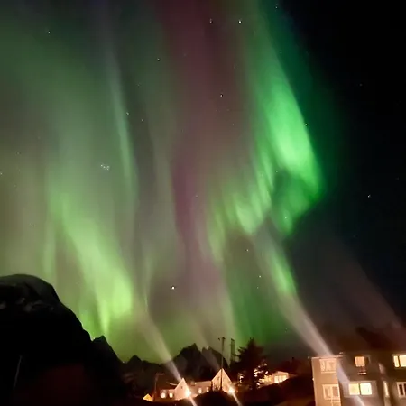 Lejlighed Lofoten Aurora Seafront Penthouse 罗弗敦极光海滨顶层豪华公寓 Å