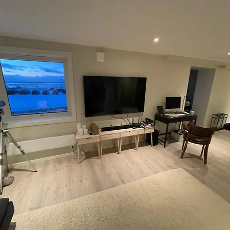 Lofoten Aurora Seafront Penthouse 罗弗敦极光海滨顶层豪华公寓 Διαμέρισμα Sørvågen