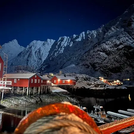 Lejlighed Lofoten Aurora Seafront Penthouse 罗弗敦极光海滨顶层豪华公寓 Å