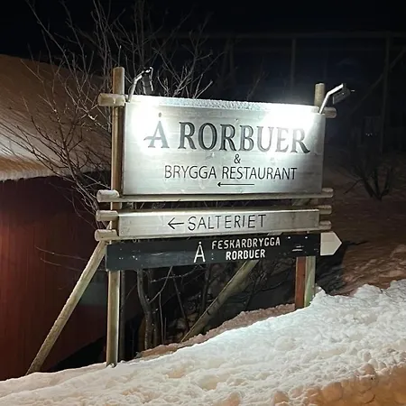 Lejlighed Lofoten Aurora Seafront Penthouse 罗弗敦极光海滨顶层豪华公寓