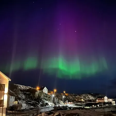 Lofoten Aurora Seafront Penthouse 罗弗敦极光海滨顶层豪华公寓 * Å