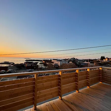 Lejlighed Lofoten Aurora Seafront Penthouse 罗弗敦极光海滨顶层豪华公寓 Å