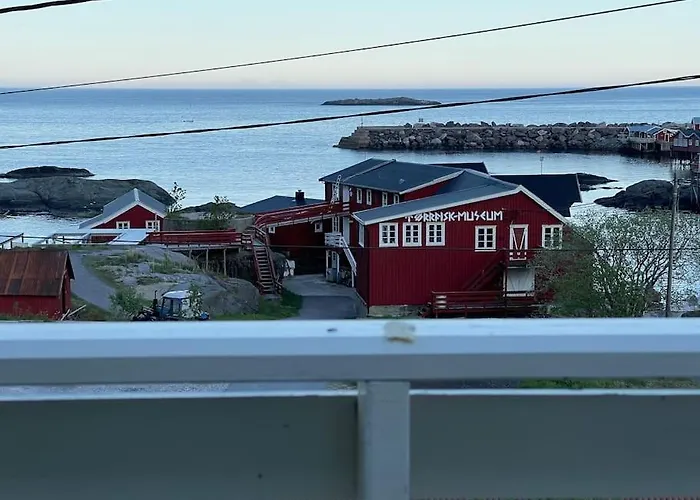 شقة Lofoten Aurora Seafront Penthouse 罗弗敦极光海滨顶层豪华公寓 *