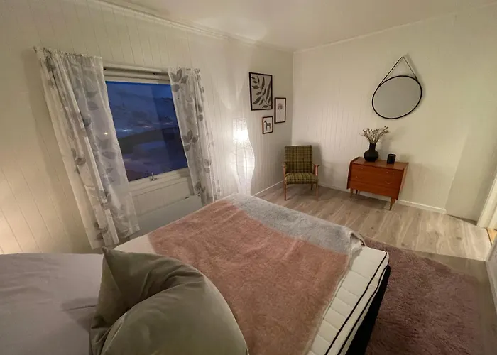 Lofoten Aurora Seafront Penthouse 罗弗敦极光海滨顶层豪华公寓 Leilighet