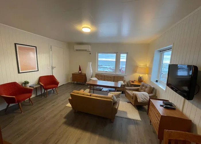 Lofoten Aurora Seafront Penthouse 罗弗敦极光海滨顶层豪华公寓 شقة