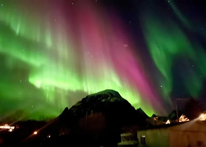 Lofoten Aurora Seafront Penthouse 罗弗敦极光海滨顶层豪华公寓 Sørvågen