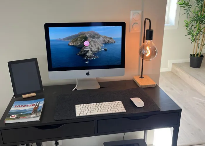 شقة Lofoten Aurora Seafront Penthouse 罗弗敦极光海滨顶层豪华公寓 *