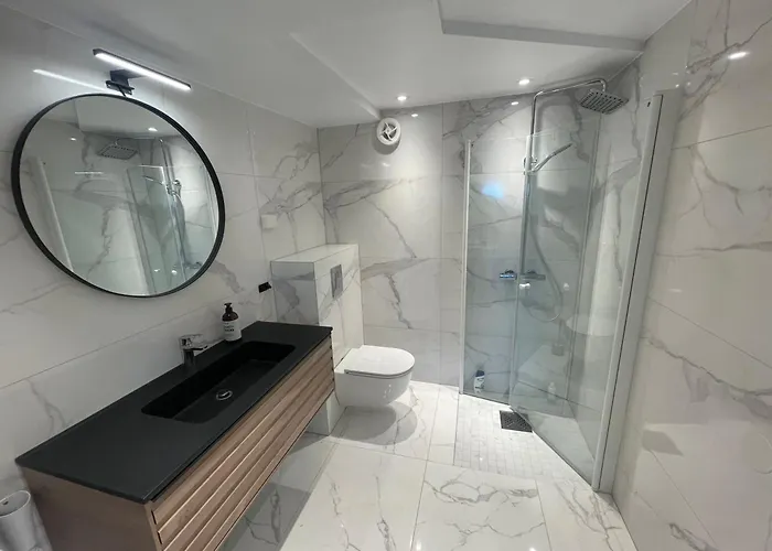Lofoten Aurora Seafront Penthouse 罗弗敦极光海滨顶层豪华公寓 *