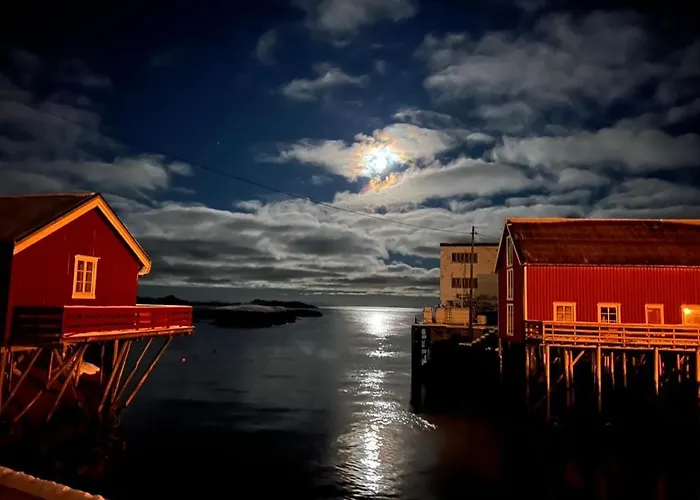 Apartment Lofoten Aurora Seafront Penthouse 罗弗敦极光海滨顶层豪华公寓 Sorvagen